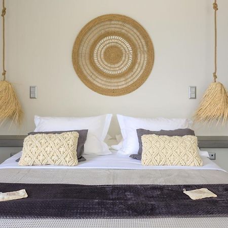 Iliades Luxury Boutique Suites Batsíon Exterior foto