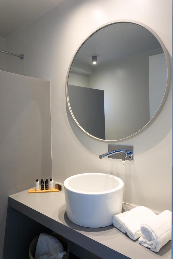 Iliades Luxury Boutique Suites Batsíon Exterior foto