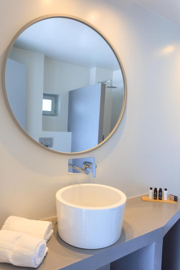 Iliades Luxury Boutique Suites Batsíon Exterior foto