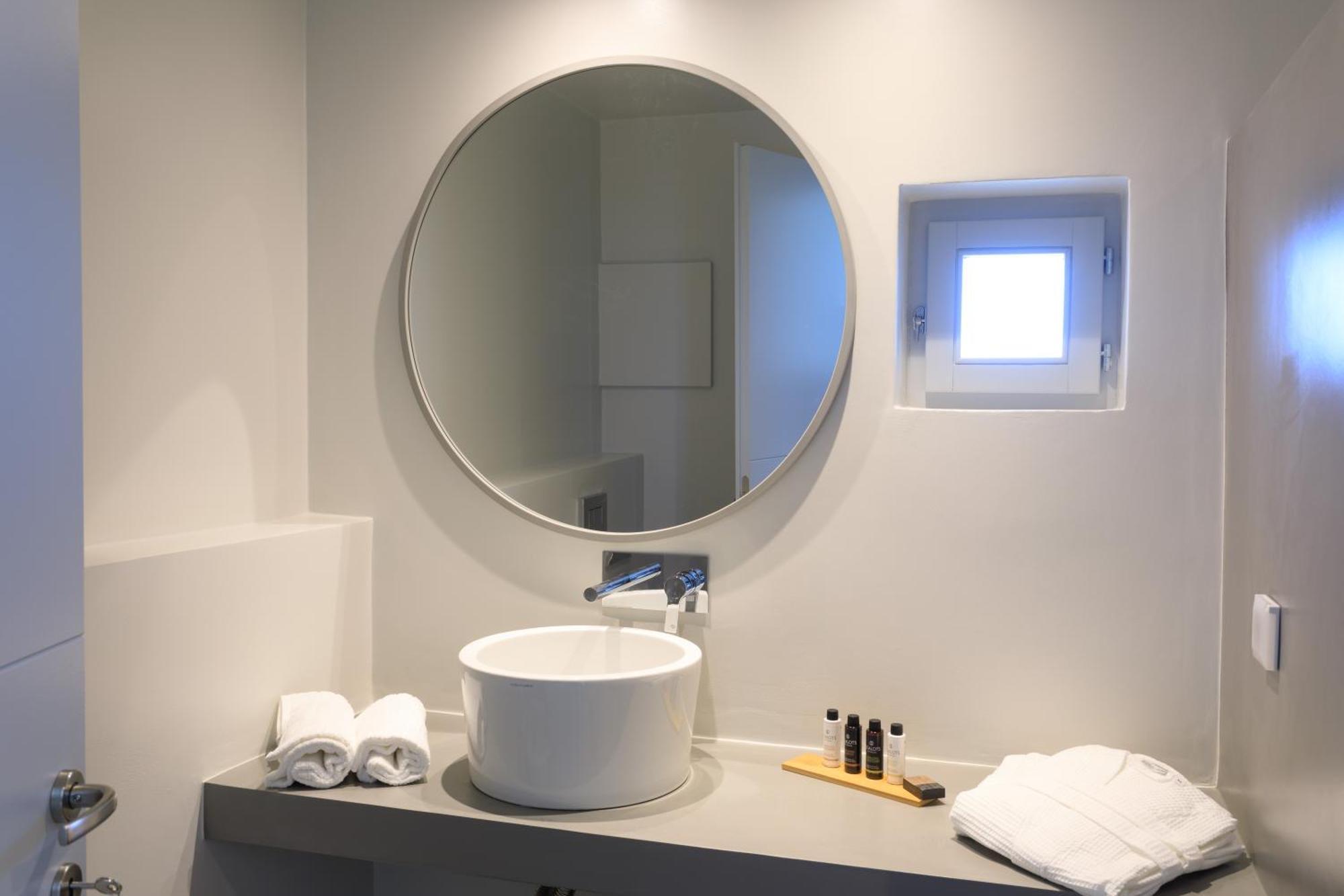 Iliades Luxury Boutique Suites Batsíon Cameră foto